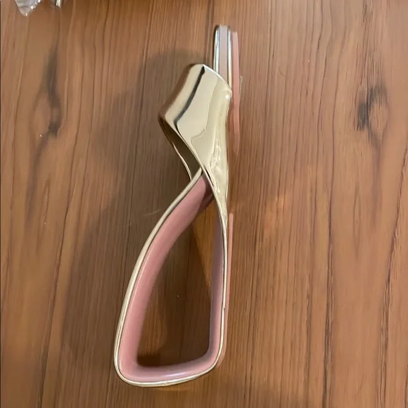 United Nude Gold Platform Sandals with Modern Design - Picture 4 of 9